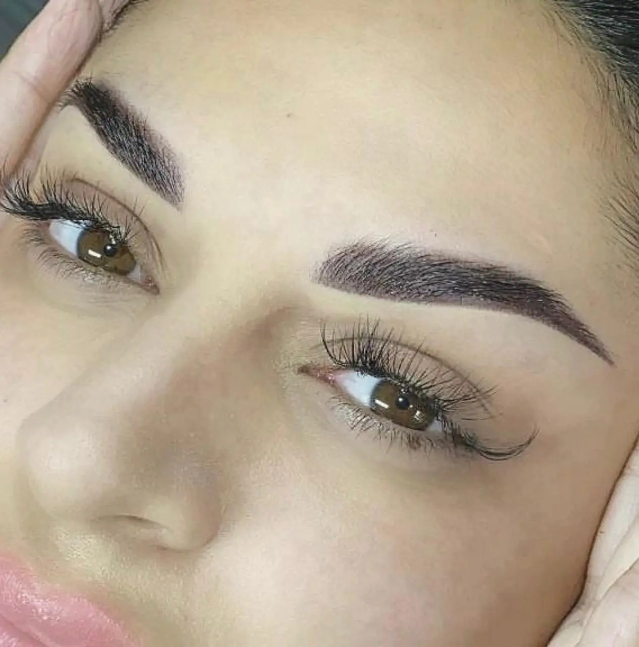 Round face shape eyebrows